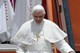 Foto : Pope Benedict XVI arrives on March 20, 2009 at the Luanda International Airport. After visiting Cameroon, Pope Benedict XVI is in Angola for the second leg of the first African trip of his pontificate 