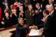 Foto : President Obama shakes hands with Speaker of the House John Boehner as he arrives to deliver his State of the Union address on Capitol Hill in Washington Tuesday. 

Jim Young/Reuters
