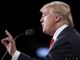 Foto :Donald Trump signs executive order withdrawing US from Trans-Pacific Partnership